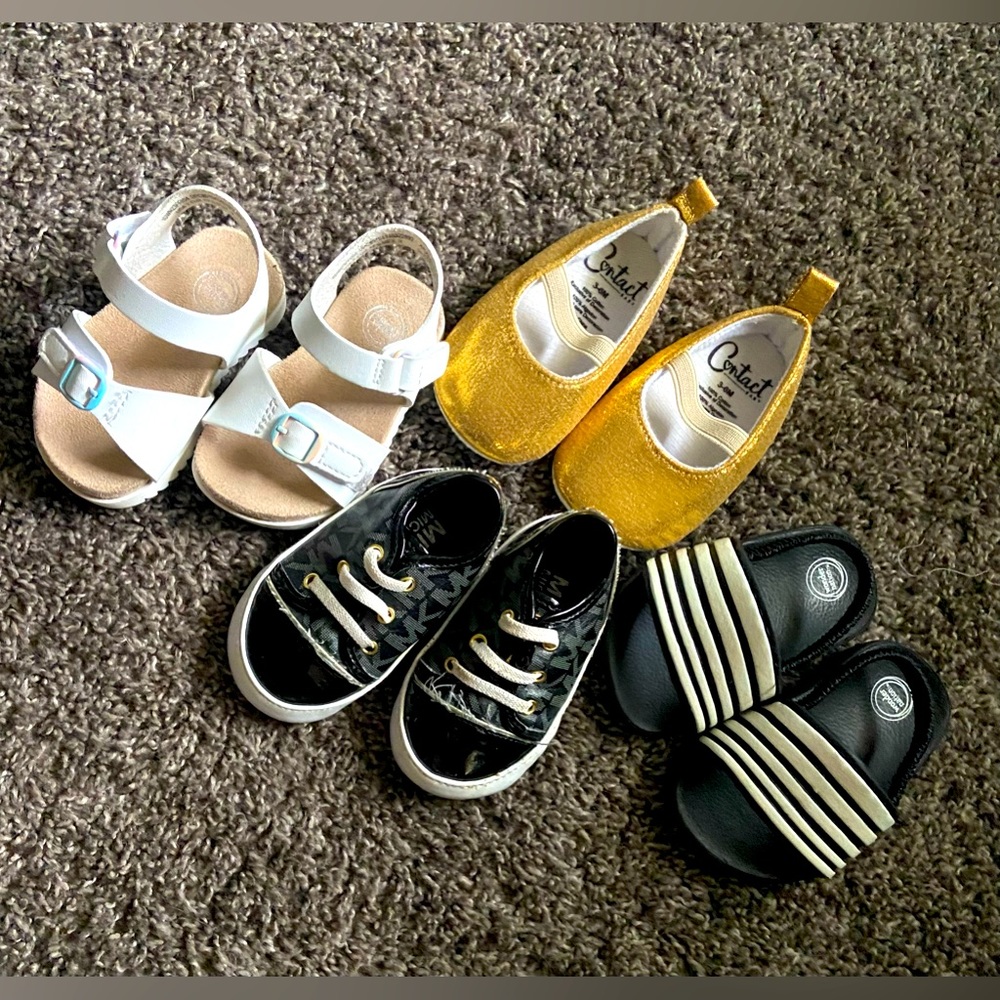 Baby girl shoes 👟